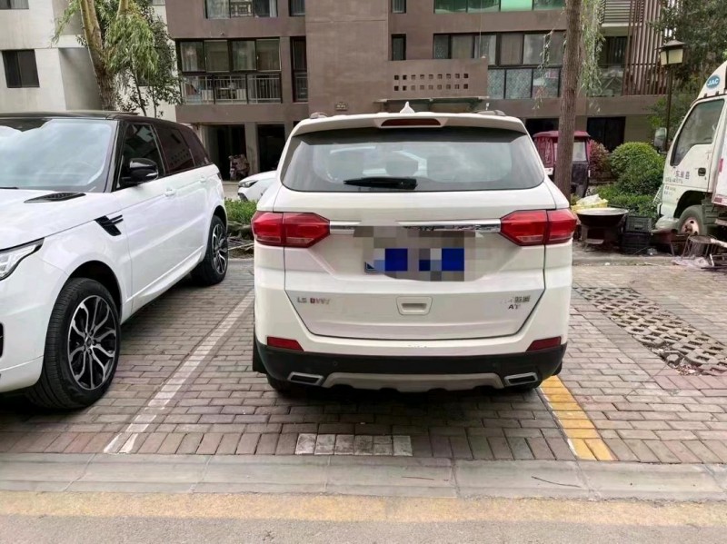 北京17年力帆汽车迈威5