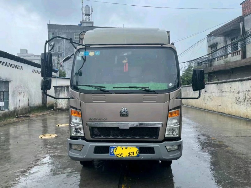 廣州15年卡車系列重汽豪沃8