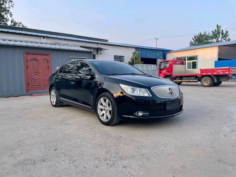 徐州12年别克君越8