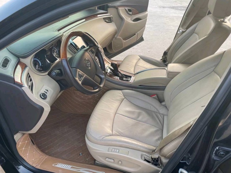 徐州12年别克君越9