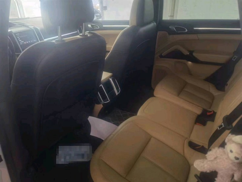 北京18年保时捷卡宴1