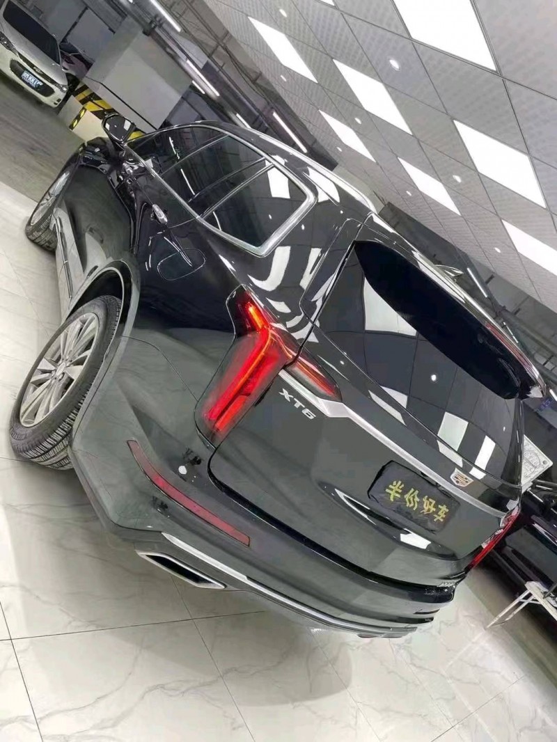 成都20年凱迪拉克XT67