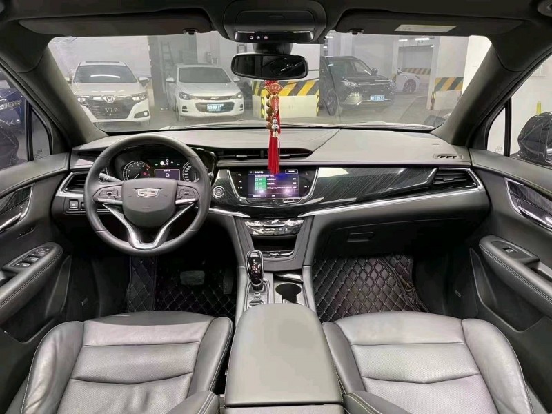 成都20年凱迪拉克XT64