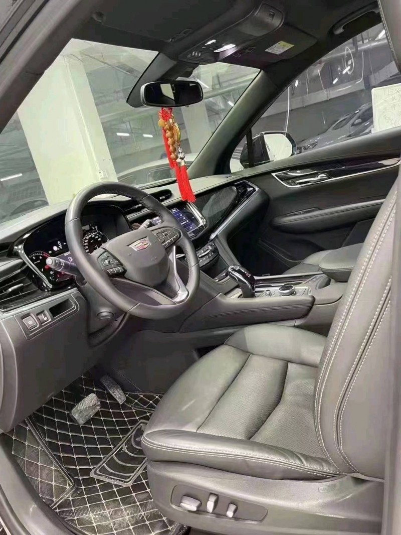 成都20年凱迪拉克XT63