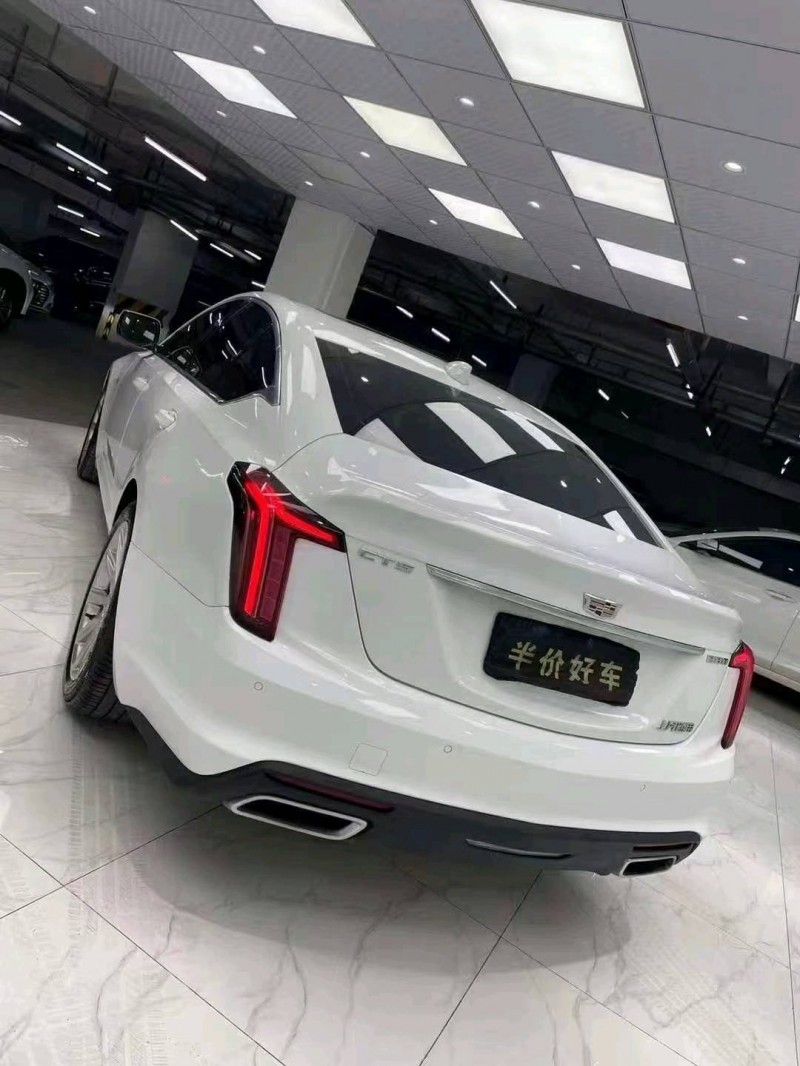 成都20年凱迪拉克CT52