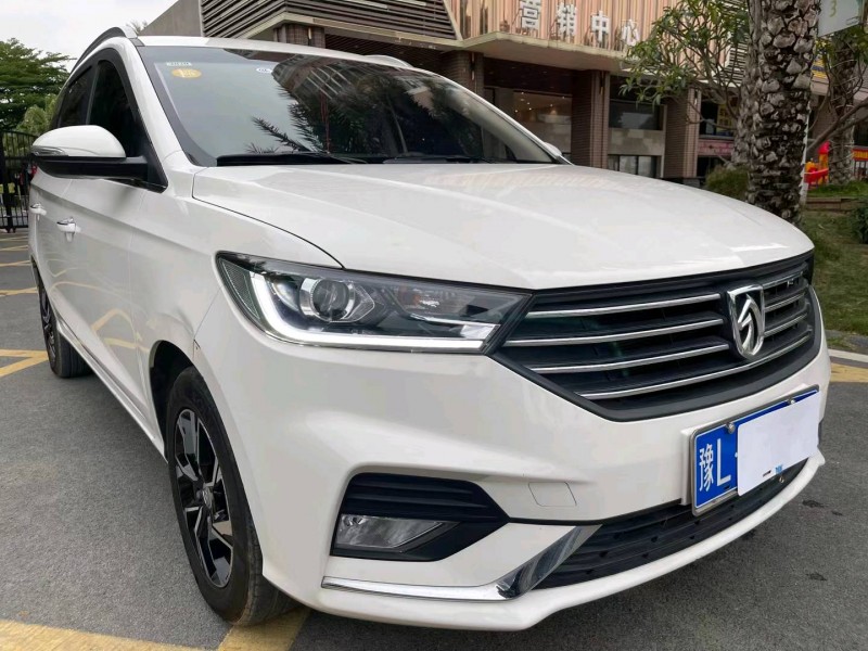 佛山18年寶駿3606