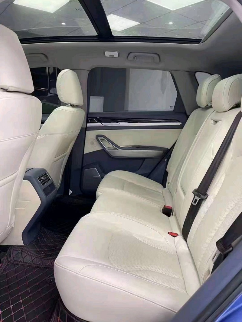 成都20年众泰大迈X77