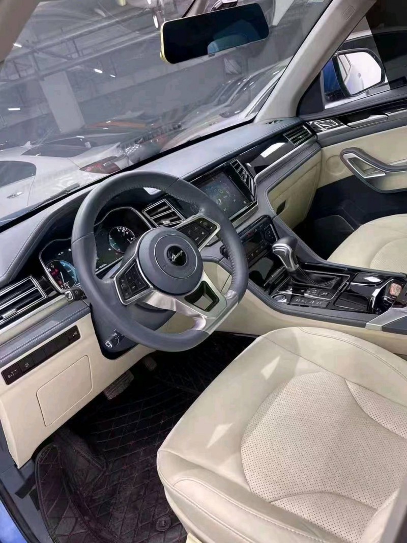 成都20年众泰大迈X76