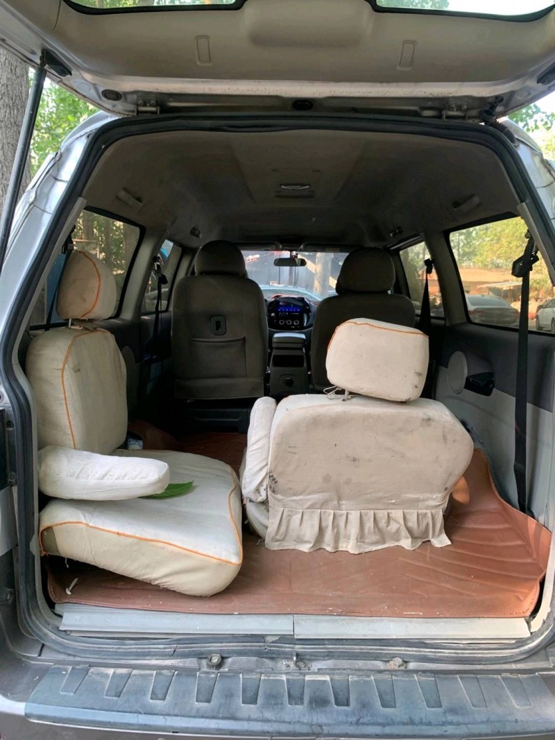 北京16年东风菱智6