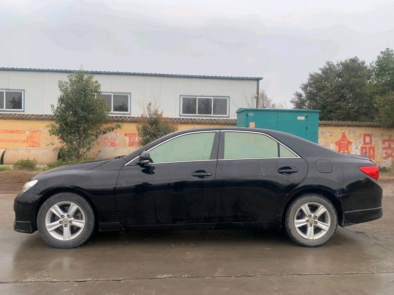 北京12年丰田锐志7