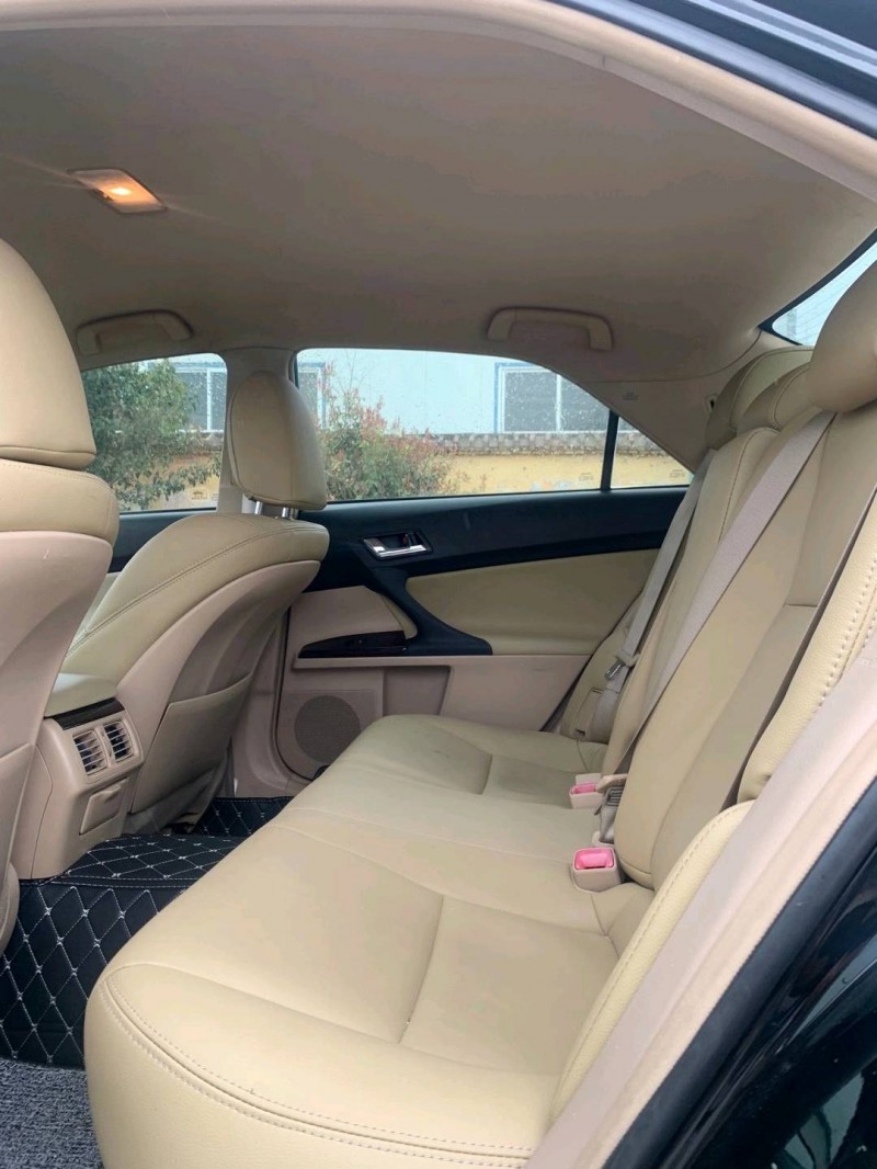 北京12年丰田锐志6