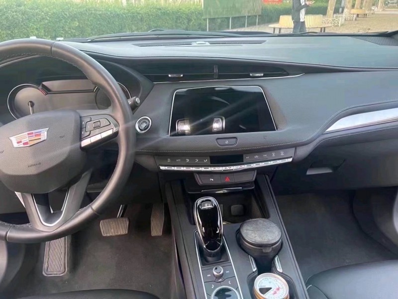 煙臺20年凱迪拉克XT45