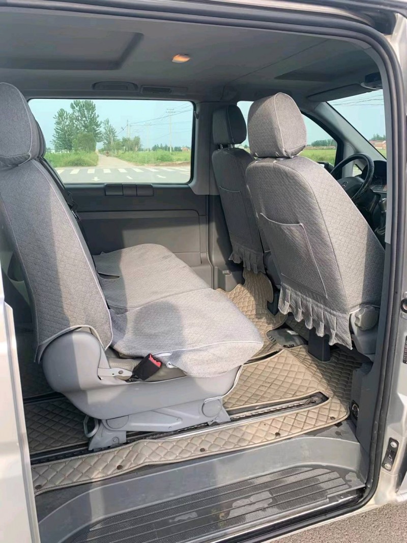 徐州12年奔驰威霆4