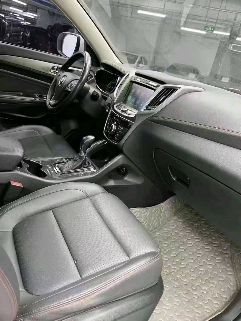 成都17年長安汽車CS758