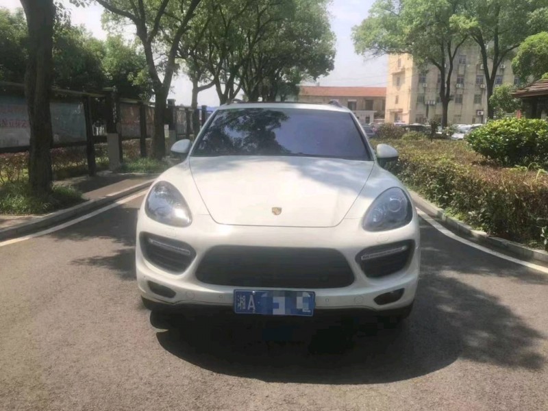 岳陽13年保時捷卡宴8