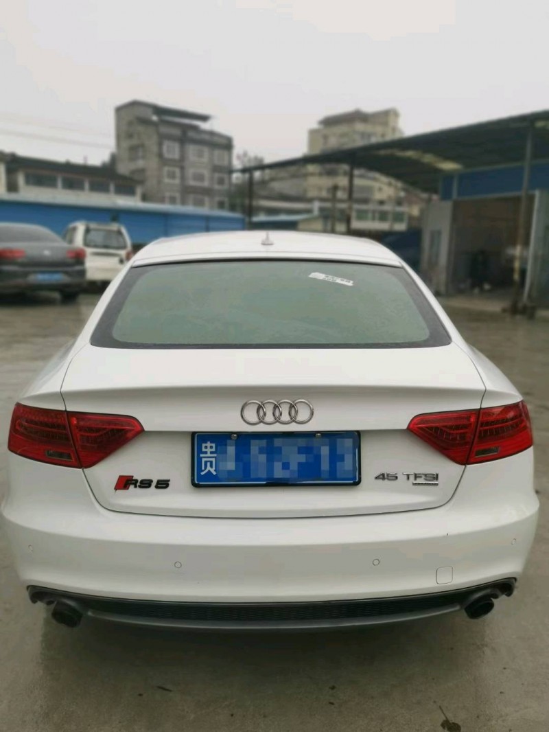 貴陽15年奧迪A58