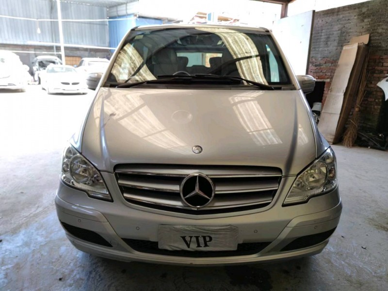 北京16年奔驰唯雅诺9