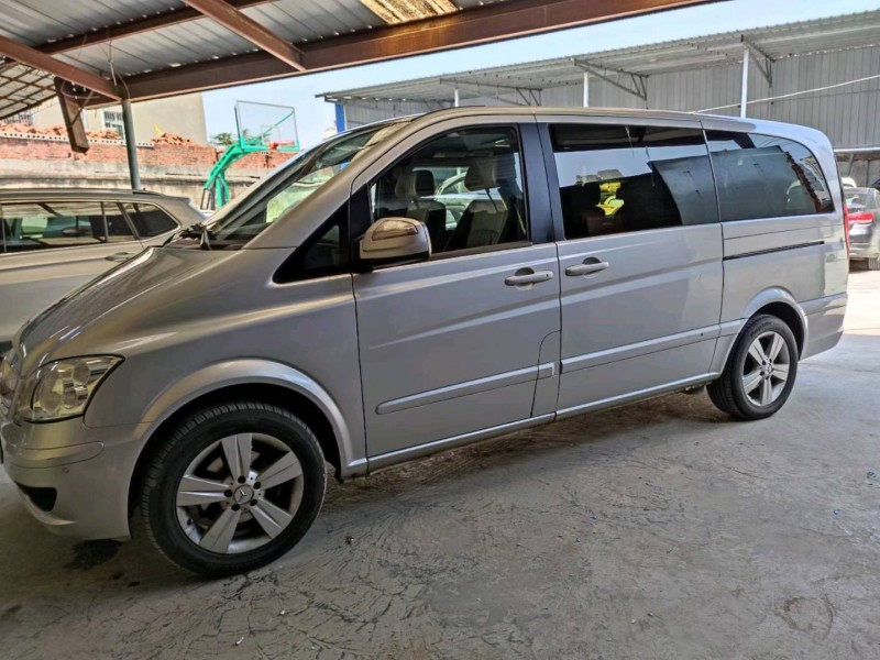 北京16年奔驰唯雅诺8