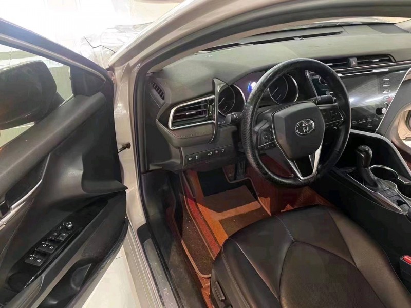 北京19年丰田凯美瑞5