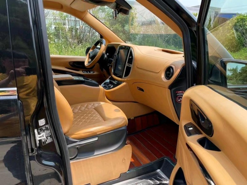 盐城19年奔驰威霆7