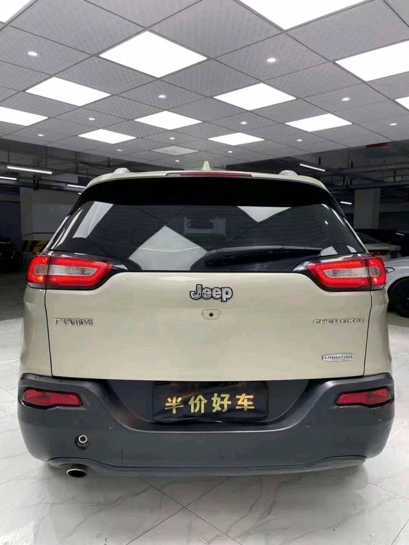 成都16年Jeep自由光5