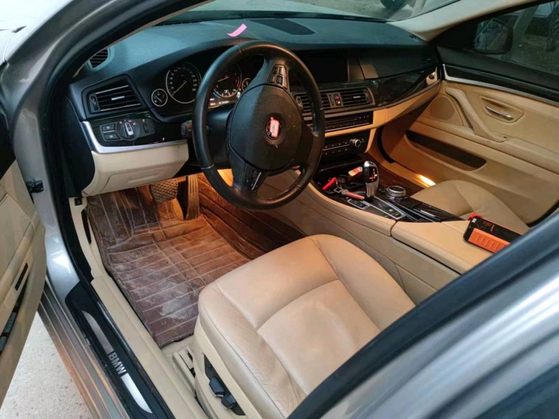 北京12年宝马5系5