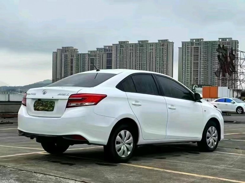 銅仁21年豐田YARiS L 致享6
