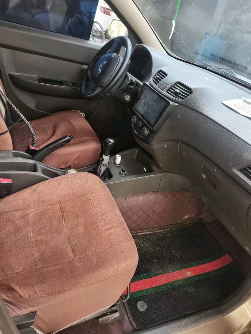 保定14年五菱汽車宏光4