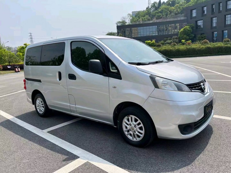 宜昌13年日產NV2003