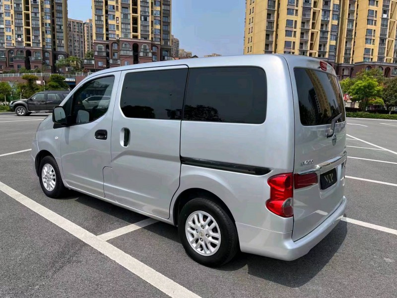 宜昌13年日產NV2008