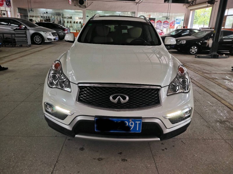 贛州15年英菲尼迪QX5010