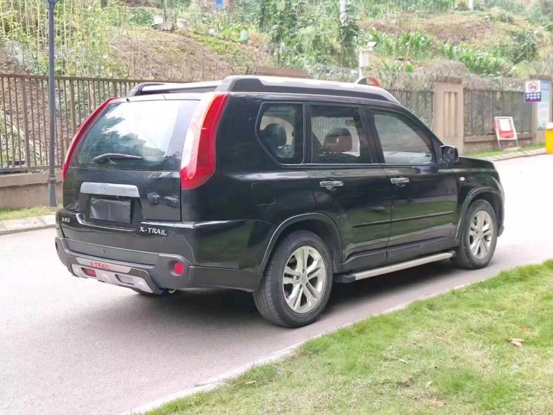 重慶12年日產奇駿4
