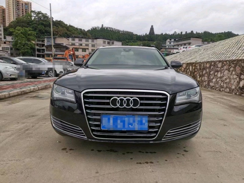 銅仁14年奧迪A8L1