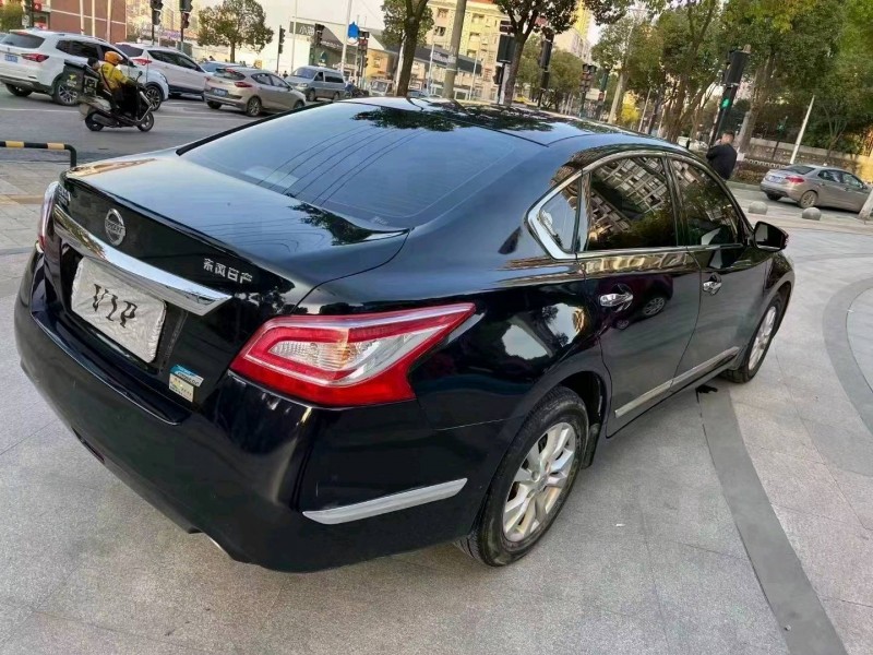 鄂州15年日產天籟5