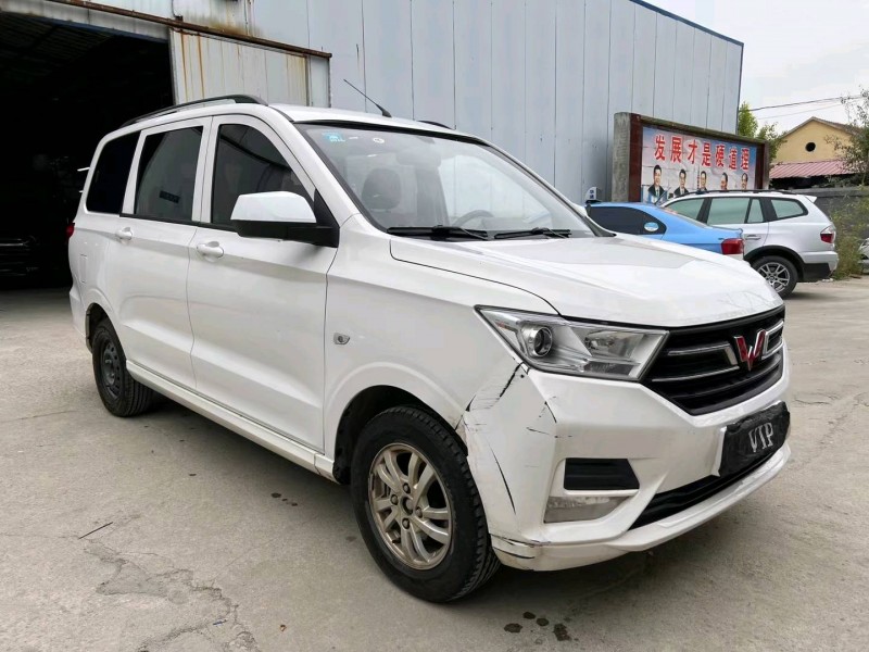 濟寧19年五菱汽車宏光2