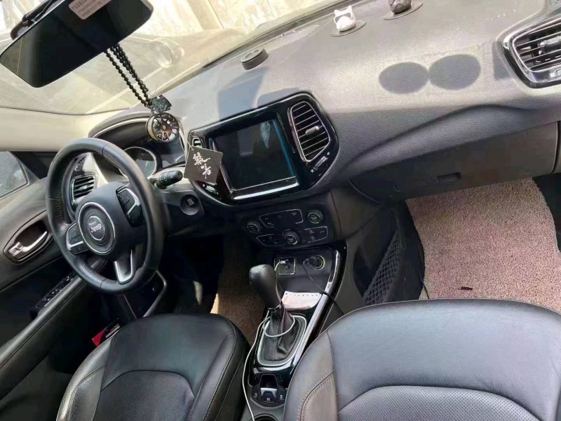 紹興17年Jeep指南者3