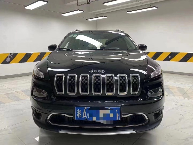 成都15年Jeep自由光1