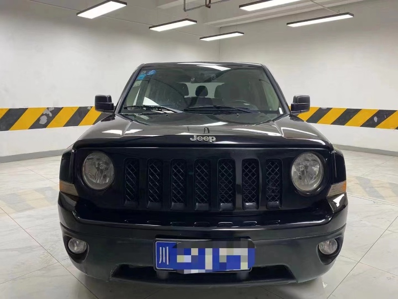 成都14年Jeep自由客1