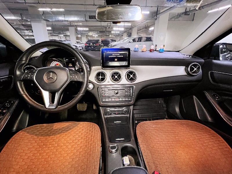 北京16年奔驰GLA7