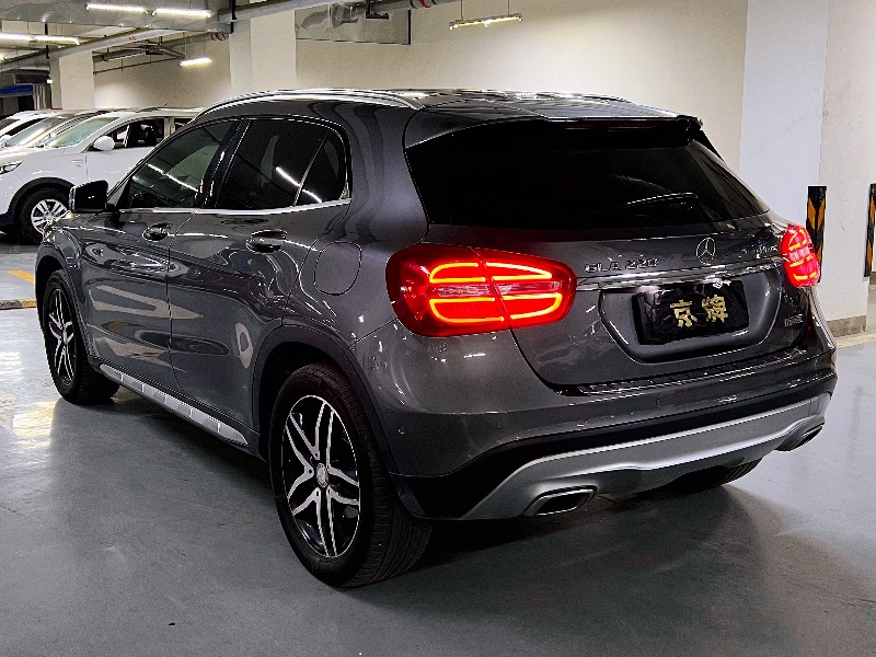 北京16年奔驰GLA9