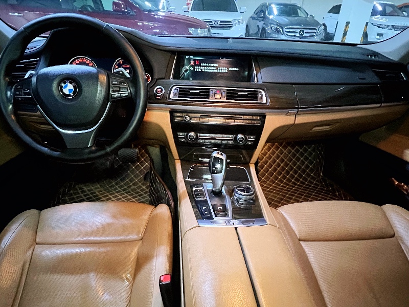 北京13年宝马7系7