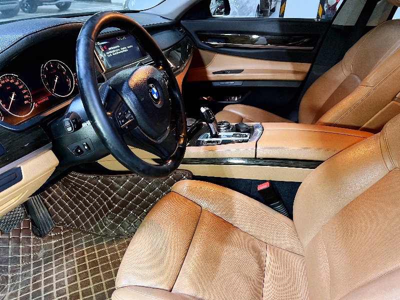 北京13年宝马7系8