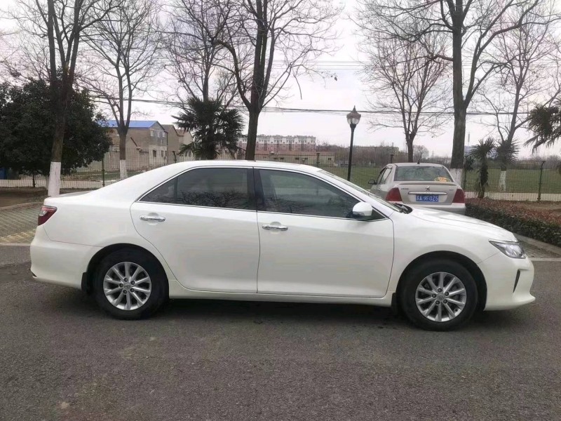 徐州16年丰田凯美瑞7