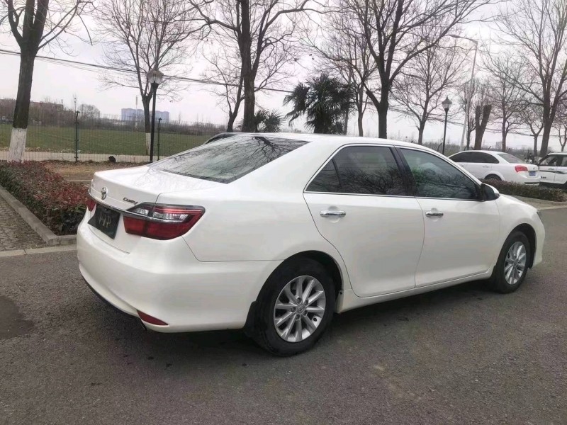 徐州16年丰田凯美瑞3