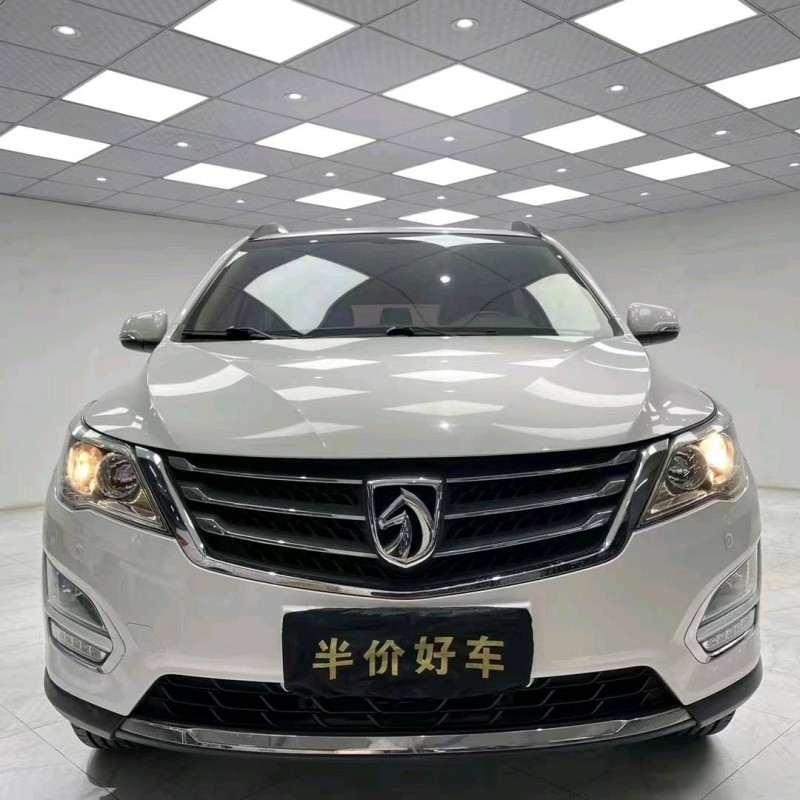 成都17年寶駿5601