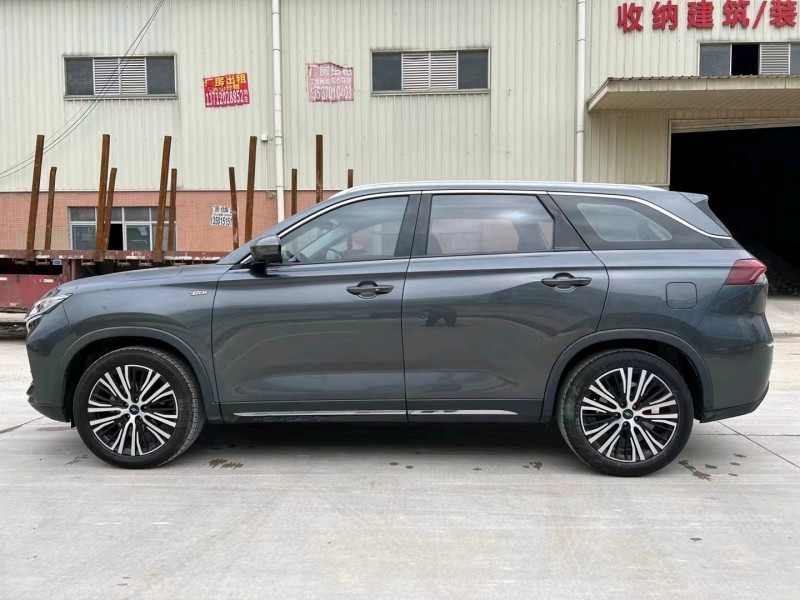 東莞20年長安汽車歐尚7