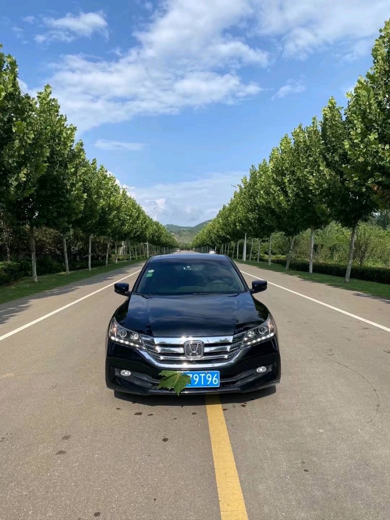 徐州15年本田雅阁9