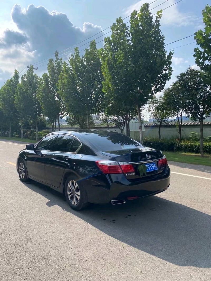 徐州15年本田雅阁3