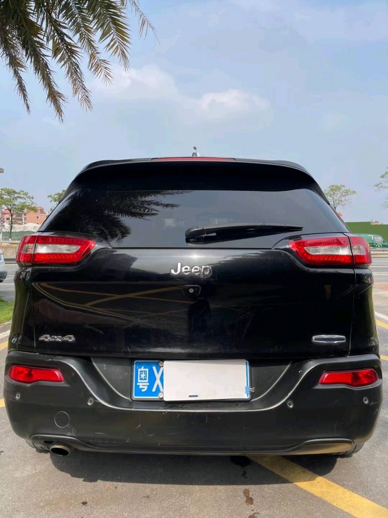 佛山15年Jeep自由光2