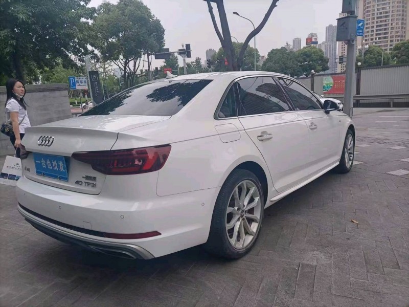 青岛19年奥迪A4L1